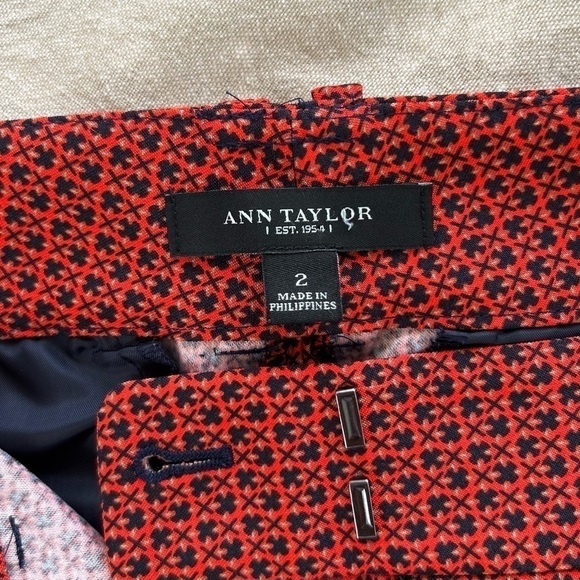 Ann Taylor Cropped Pixie Ankle Pants Women’s Size 2 Geometric Red/Black … - Picture 4 of 10
